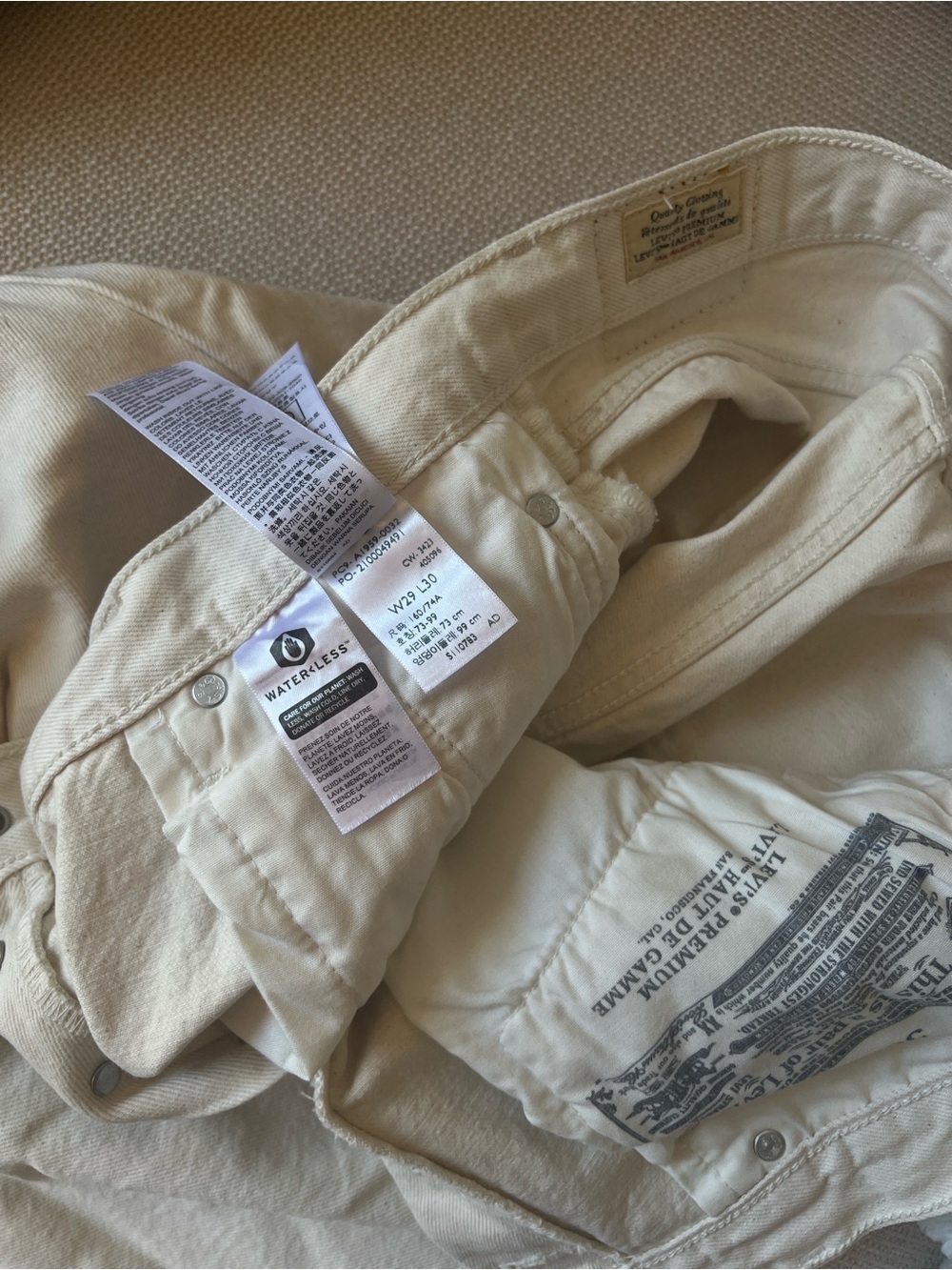 Levi’s 501® '90s Women's Jeans - Picture 5 of 6